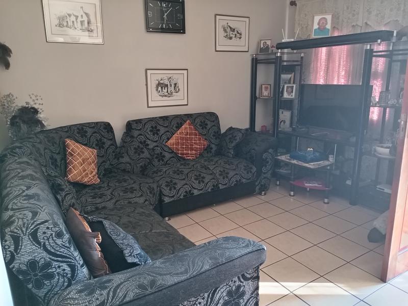 2 Bedroom Property for Sale in Lentegeur Western Cape